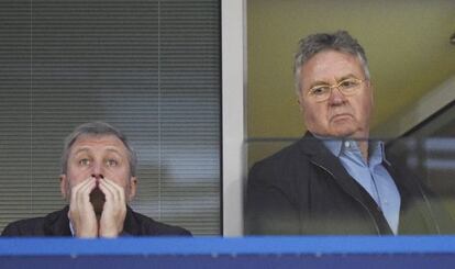 Hiddink junto a Abramovich