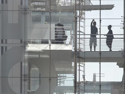 Fachada del Museo Reina Sofía por el que cada domingo pasan centenares de visitantes.