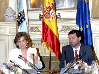 La secretaria de Estado de Cooperación, Ana Leiva, y Anxo Quintana, ayer en Madrid.