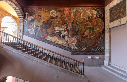 'Los danzantes de Chalma' del pintor Fernando Leal, dentro del Antiguo Colegio de San Ildefonso en el Centro Histórico de la Ciudad de México.