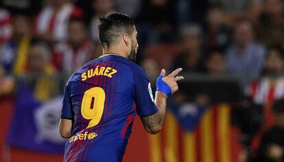 Luis Suárez celebra su gol ante el Girona.
