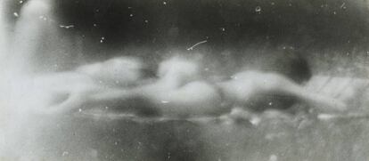 “Untitled” Circa 1960-1980. Pieza única. Gelatina de plata sobre Baryt. 45,3 x 35,3 cm medidas con marco © Foundation Tichy Ocean. Cortesía Ivorypress