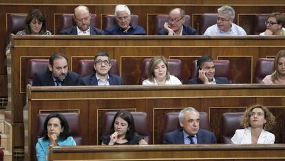 Bancada socialista durante el pleno del Congreso celebrado este martes. 