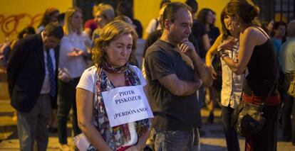 Un momento de la concentraci&oacute;n que se celebr&oacute; la semana pasada en Sevilla en memoria del polaco fallecido.