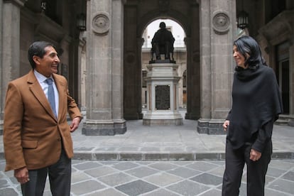 El Secretario de Hacienda y Crédito Público, Rogelio Ramírez de la O y la nominada a Gobernadora del Banco de México, Victoria Rodríguez Ceja