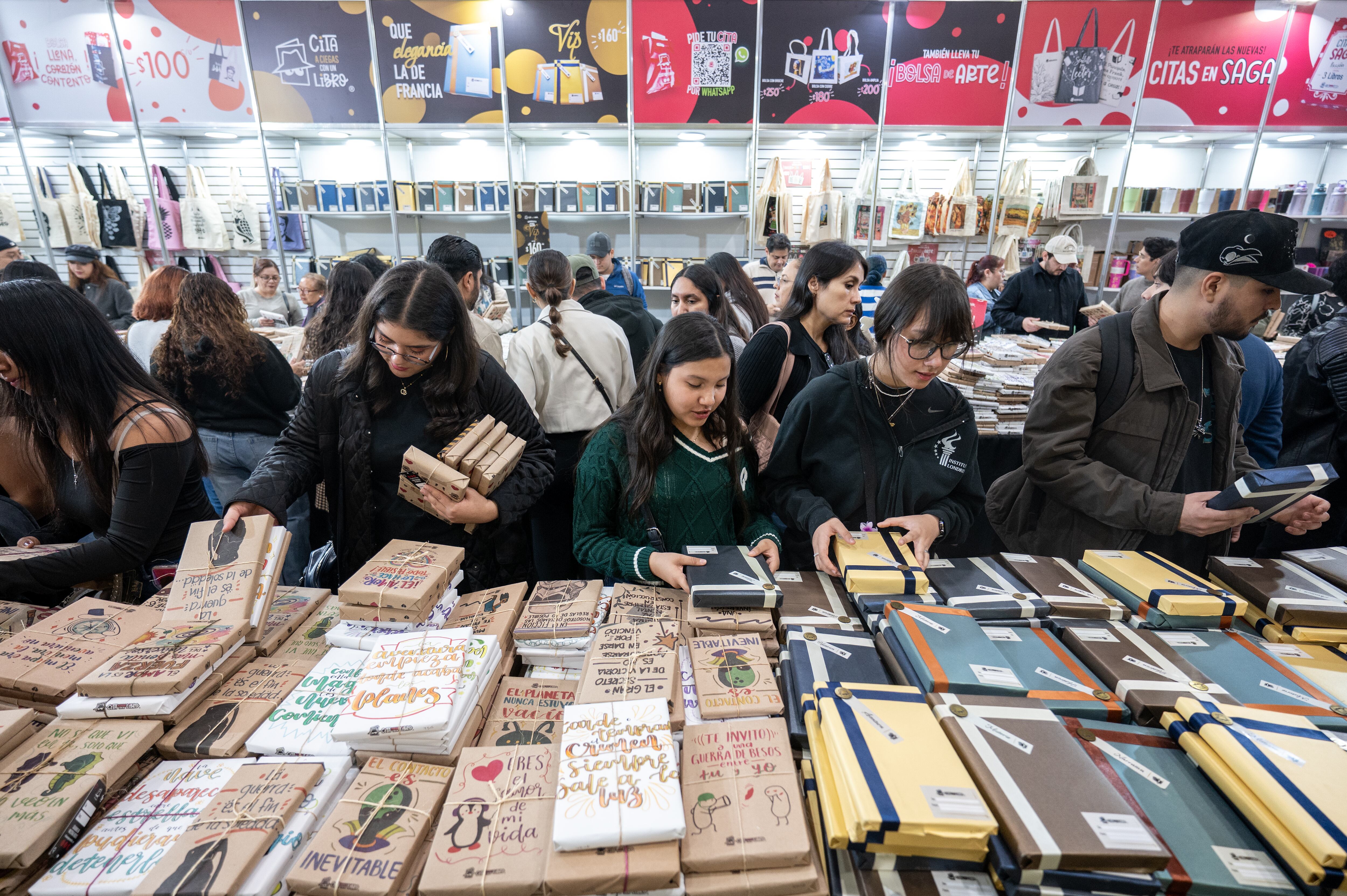 El Colegio Nacional apuntala a la FIL de Monterrey como la gran feria académica de México: “Es un público que compra”