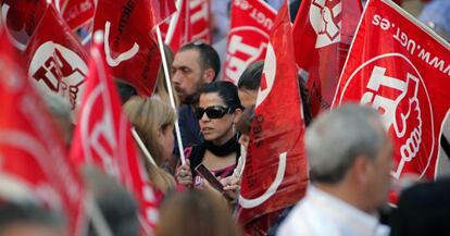 Concentración sindical frente a la Delegación del Gobierno en Valencia.