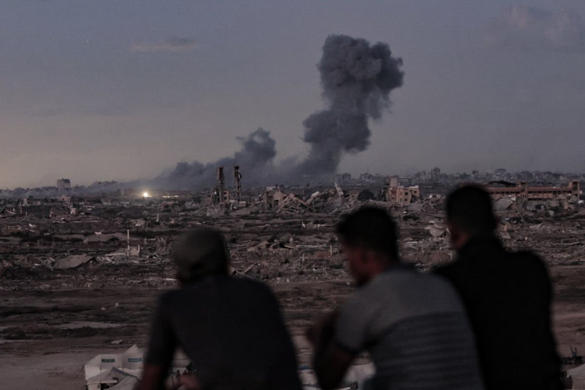 Última hora del conflicto en Oriente Próximo, en directo | Israel bombardea el sur de Gaza horas después de que el Gobierno aprobara el alto el fuego