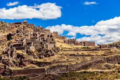 Ruinas del pasado inca en el pueblo de Pisac.