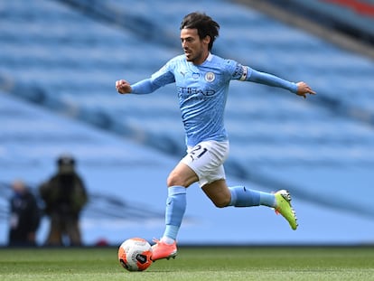 David Silva, durante un partido con el City.