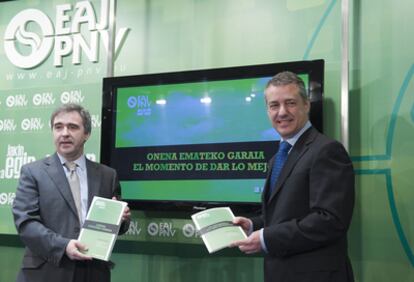 Iñigo Urkully y Joseba Aurrekoetxea durante la presentación del programa electoral.
