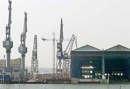 Instalaciones de los astilleros de Izar en Sevilla