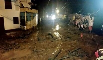 Salgar se encuentra a 97 kilómetros de Medellín, tiene 18.000 habitantes y permanece sin agua ni gas desde que se registró la avalancha.