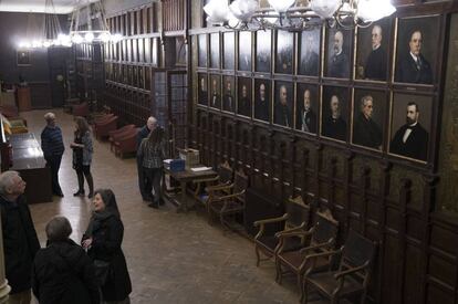 Galería de retratos del Ateneo de Madrid.
 
 
 