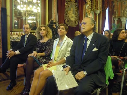 Virginia Berasategui junto al alcalde de Bilbao Iñaki Azkuna