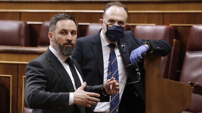 Vox leader Santiago Abascal (l) in Congress last Wednesday. 