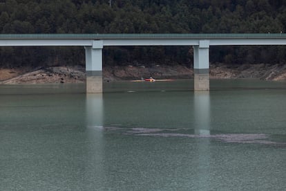 El embalse de La Baells, esta semana: hace exactamente un año estaba al 19,76% de su capacidad y ahora supera el 72%.