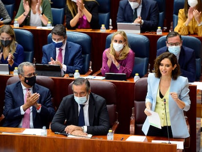 La presidenta de la Comunidad de Madrid, Isabel Díaz Ayuso, interviene en el pleno de la Asamblea este jueves.