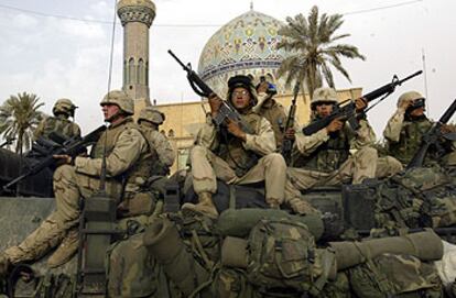 <b><i>Marines</b></i> estadounidenses en la ciudad de Bagdad.