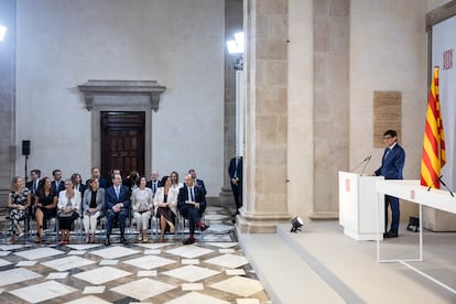 El presidente de la Generalitat, Salvador Illa, durante su intervención en la ceremonia de toma de posesión de sus consejeros en el Palau de la Generalitat.