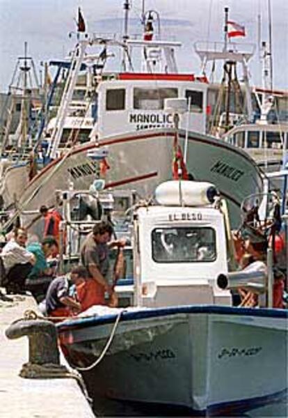 La flota pesquera de Santa Pola, amarrada ante la ausencia de acuerdo pesquero.