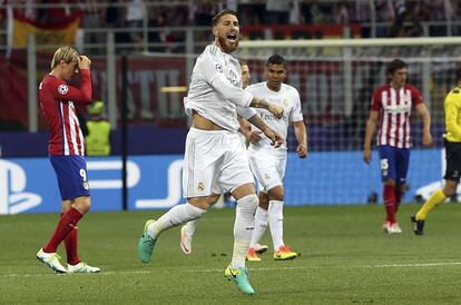 Sergio Ramos celebra su gol al Atlético en la final de la Champions de Milán.