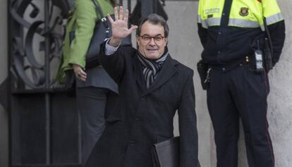 L'expresident Artur Mas arriba al Palau de Justícia.