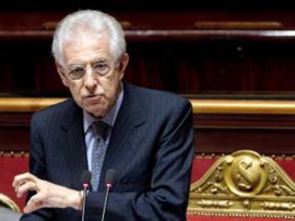 El primer ministro italiano, Mario Monti, asiste a una sesión del Parlamento italiano en Roma (Italia). EFE/Archivo