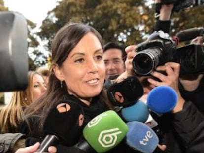 La diputada del PP Elisa Díaz a su llegada al TSJ de la Comunidad Valenciana.