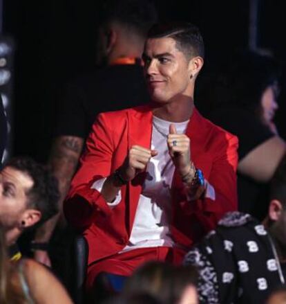 Nadie entendía muy bien qué hacía Cristiano Ronaldo en los MTV EMAs, pero el futbolista nos regaló momentos como este.