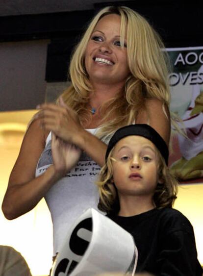 Pamela Anderson con su hijo Brandon