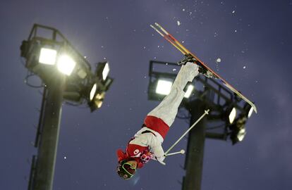 El canadiense Alex Bilodeau compite en el Extreme Park de Sochi W