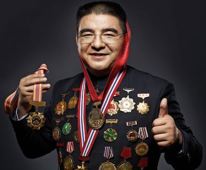 Chen Guangbiao, multimillonario chino, ha hecho su fortuna con el reciclaje y al margen del Partido Comunista.