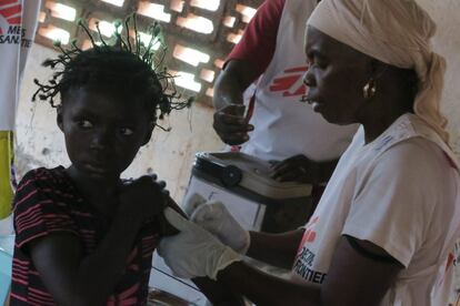La campaña de vacunación contra el sarampión ya ha finalizado y la alerta por epidemia también, pero todavía MSF permanece en la zona para reforzar las actividades de vacunación rutinarias y para monitorizar la situación.