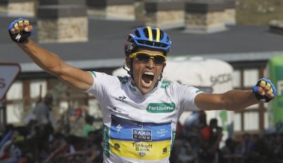 Alberto Contador celebra su victoria en Fuente Dé,