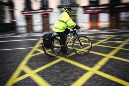 Hacerse ver es muy importante para la seguridad en bicicleta