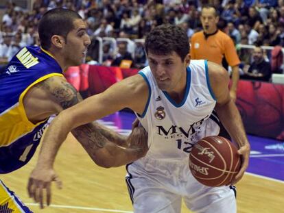 Mirotic ante Nacho Martín