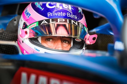 Fernando Alonso momentos antes del inicio de la carrera, este domingo en Le Castellet (Francia).