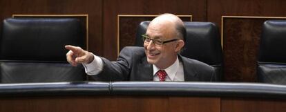 El ministro Montoro en la sesi&oacute;n de control.