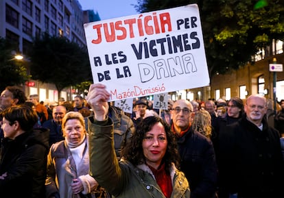  Un momento de la manifestacin contra la gestin de Carlos Mazn en la Dana.