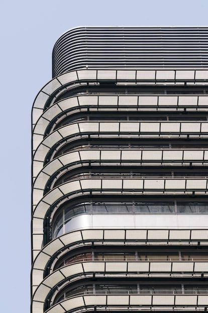 Detalle de la fachada de la Torre Banco de Bilbao. |