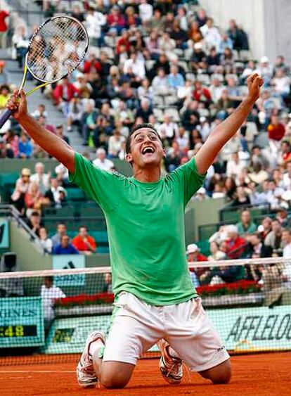 Nicolás Almagro celebra su victoria en los octavos.