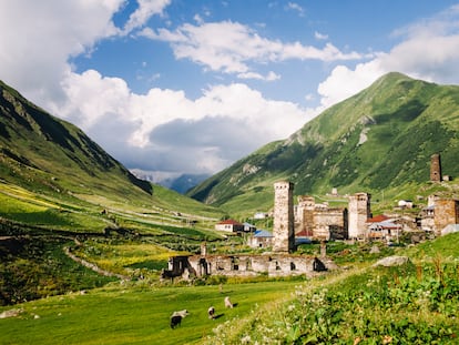 Ushguli, Svaneti, Georgia : Medieval fortified towers in the village of Ushguli. Located at an altitude of 2,100 metres in the Greater Caucasus range, Ushguli claims to be the highest permanently inhabited village in Europe.