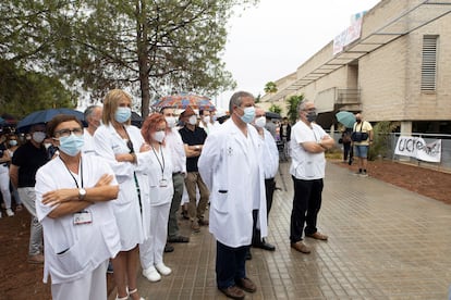 Protesta el 24 de agosto de sanitarios del hospital La Plana de Vila-real (Castellón) por el uso, autorizado por un juzgado, de una terapia no autorizada contra la covid.