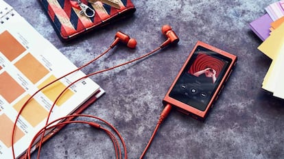 Reproductor musical port&aacute;til Walkman de la gama NW-A30 de SONY.