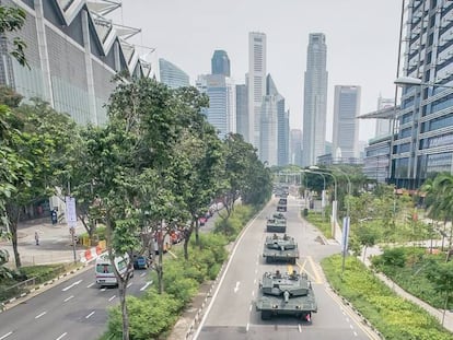 Tanques del ejercito de Singapur durante la parada anual.