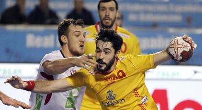 Entrerríos lanza ante Bjornsen.