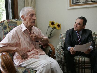 El Ayuntamiento quita a un nonagenario el servicio de ayuda a domicilio