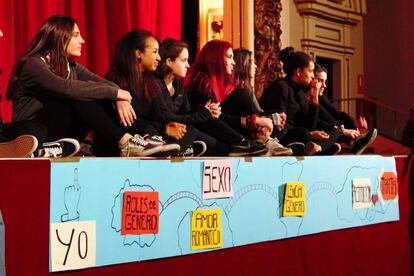 Representación teatral del proyecto 'Piel con Piel'.