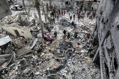 Ruinas de un edificio palestino tras un ataque israelí en Gaza el 12 de enero. 